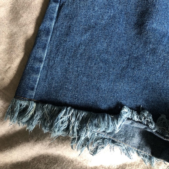 High Waisted Frayed Denim Shorts - Picture 2 of 6